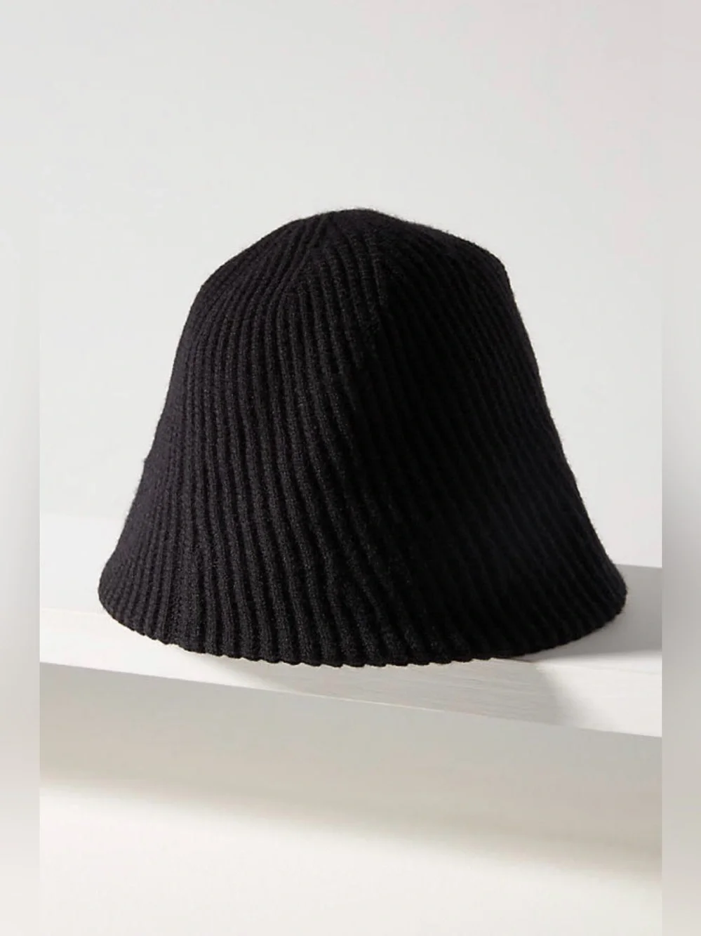 Anthropologie Wavy Cloche Hat in Black